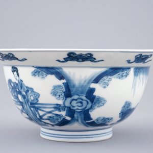 A Chinese blue and white klapmuts bowl and a pair of small plates, Kangxi — 照片 6