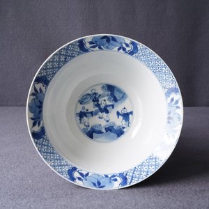 A Chinese blue and white klapmuts bowl, Kangxi mark and of the period — photo 15