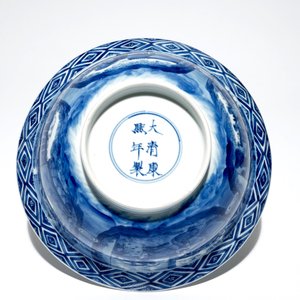 A Chinese blue and white klapmuts bowl, Kangxi mark and of the period — photo 6