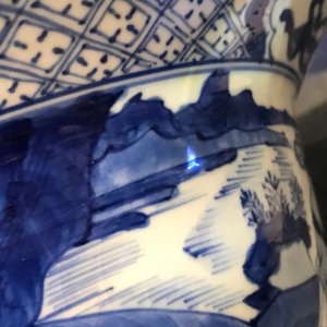 A Chinese blue and white klapmuts bowl with figural design, Chenghua mark, Kangxi — photo 10