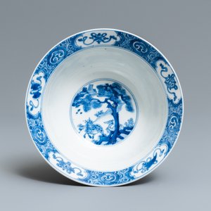 A Chinese blue and white klapmuts bowl with figures in a landscape, Kangxi mark and of the period — 照片 5