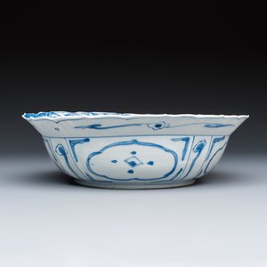 A Chinese blue and white 'Klapmuts' bowl — photo 7