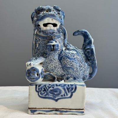 A Chinese blue and white ko-sometsuke 'Buddhist Lion' incense burner  — photo 1