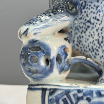 A Chinese blue and white ko-sometsuke 'Buddhist Lion' incense burner  — photo 2