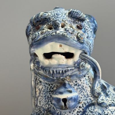 A Chinese blue and white ko-sometsuke 'Buddhist Lion' incense burner  — photo 3