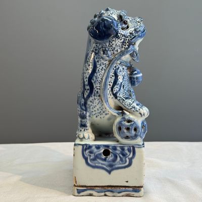 A Chinese blue and white ko-sometsuke 'Buddhist Lion' incense burner  — photo 4