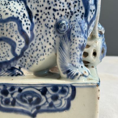 A Chinese blue and white ko-sometsuke 'Buddhist Lion' incense burner  — photo 8