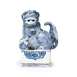 A Chinese blue and white ko-sometsuke 'Buddhist Lion' incense burner  — photo 2
