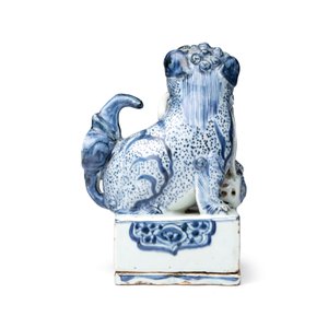 A Chinese blue and white ko-sometsuke 'Buddhist Lion' incense burner  — photo 4