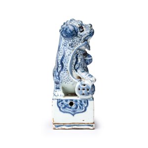 A Chinese blue and white ko-sometsuke 'Buddhist Lion' incense burner  — photo 5