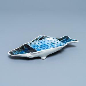 A Chinese blue and white ko-sometsuke 'carp' dish for the Japanese market, Tianqi — photo 3