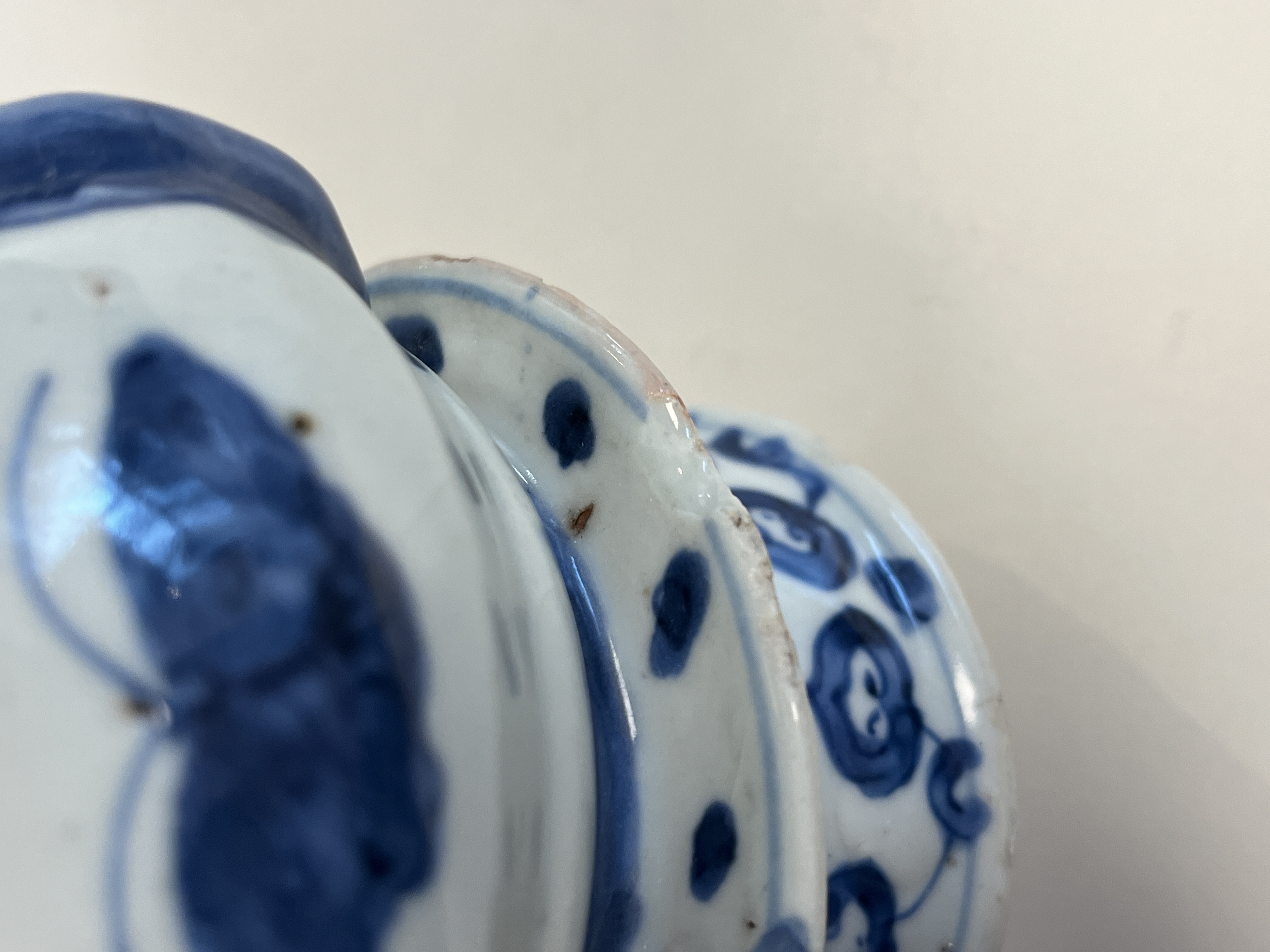 A Chinese blue and white ko-sometsuke incense burner — photo 13