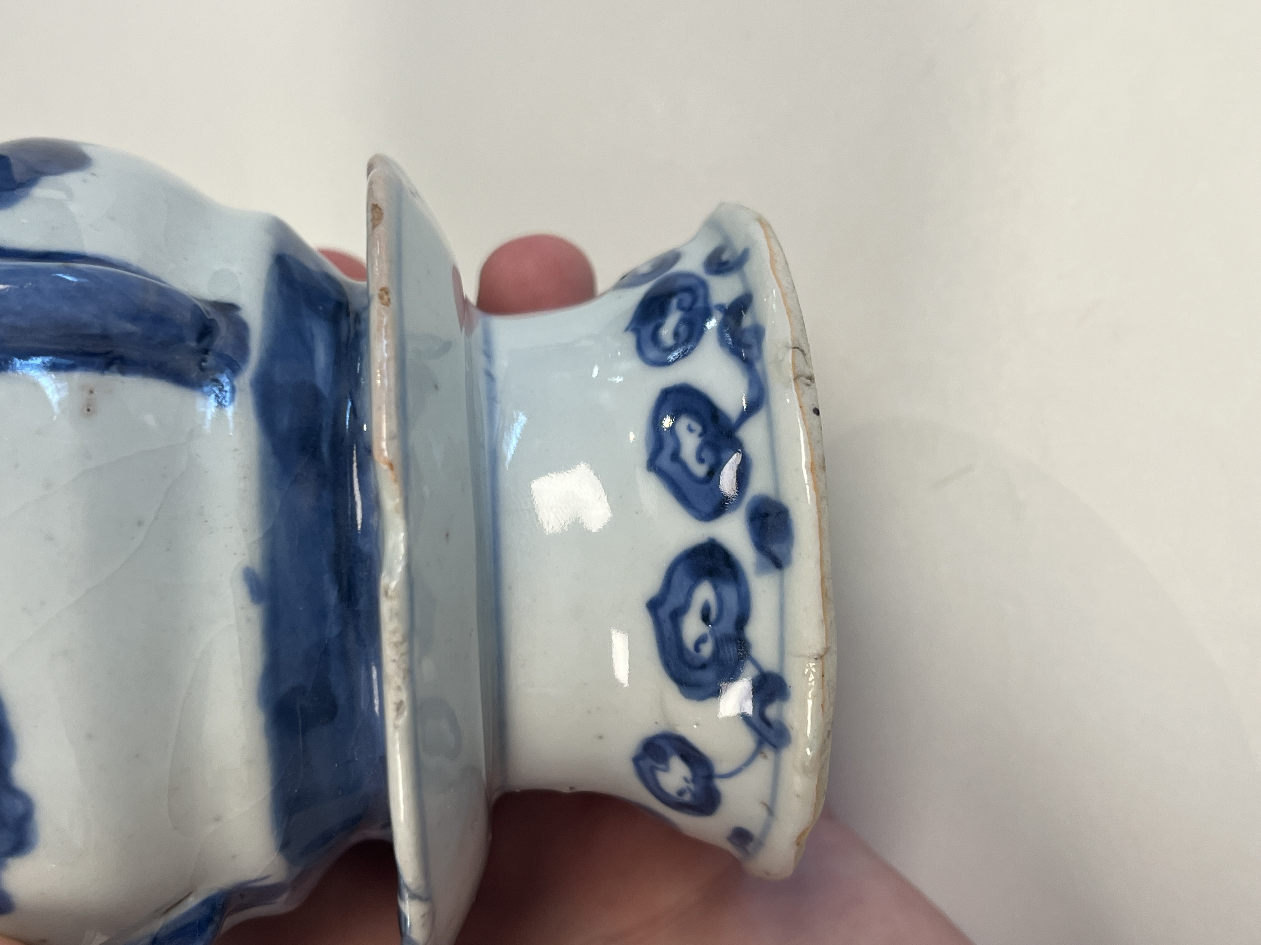 A Chinese blue and white ko-sometsuke incense burner — photo 16