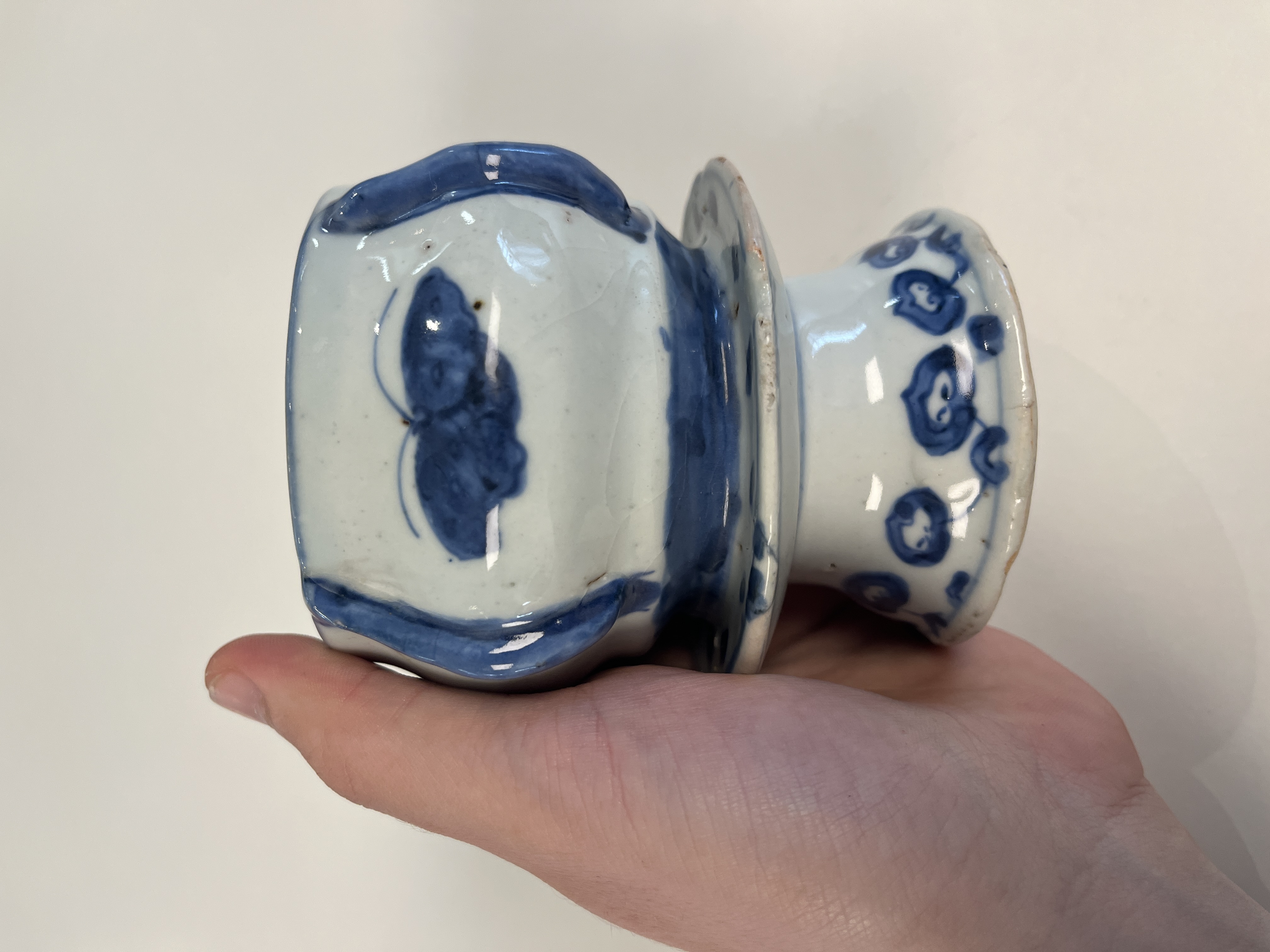 A Chinese blue and white ko-sometsuke incense burner — photo 2