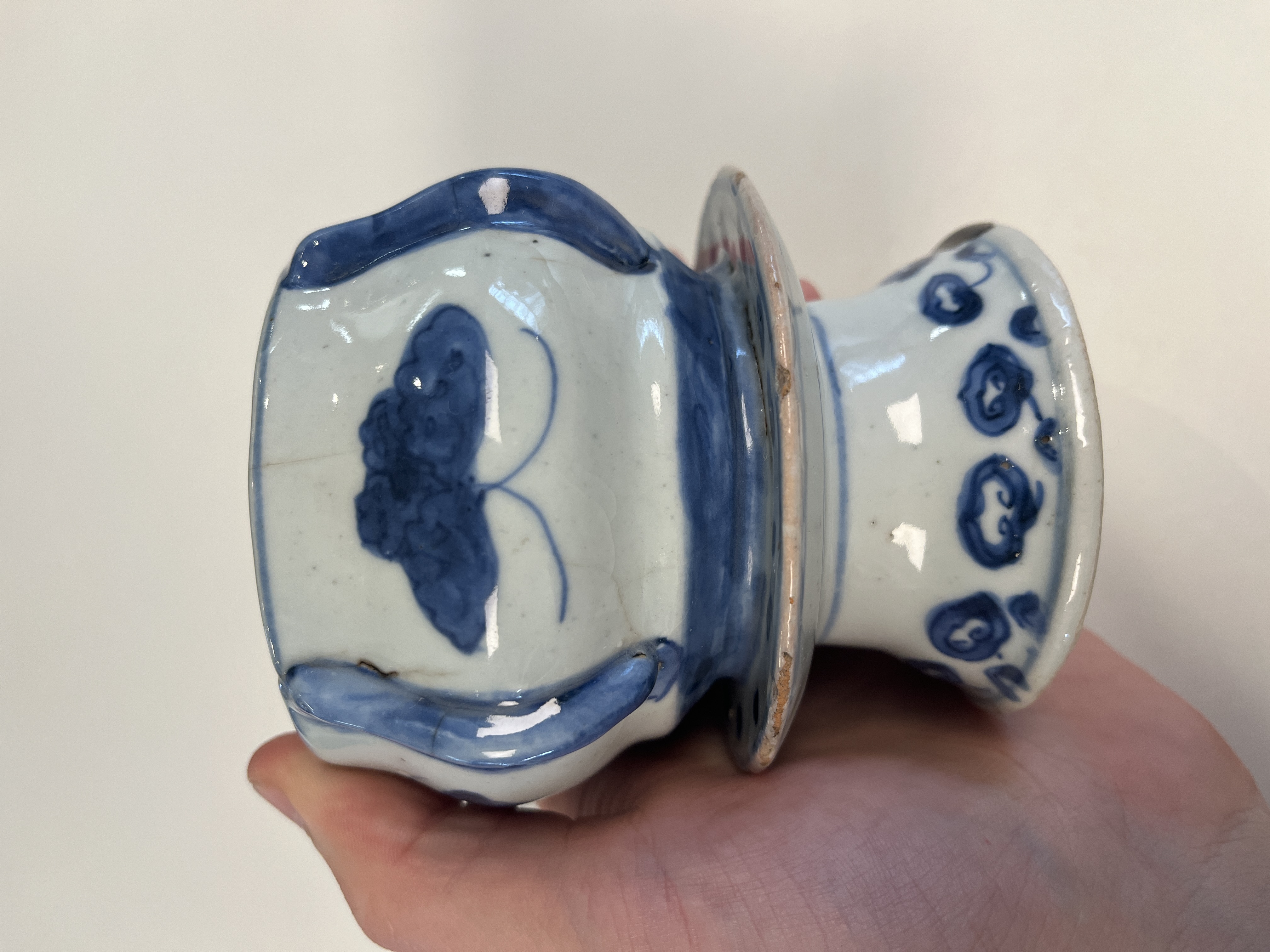 A Chinese blue and white ko-sometsuke incense burner — photo 4