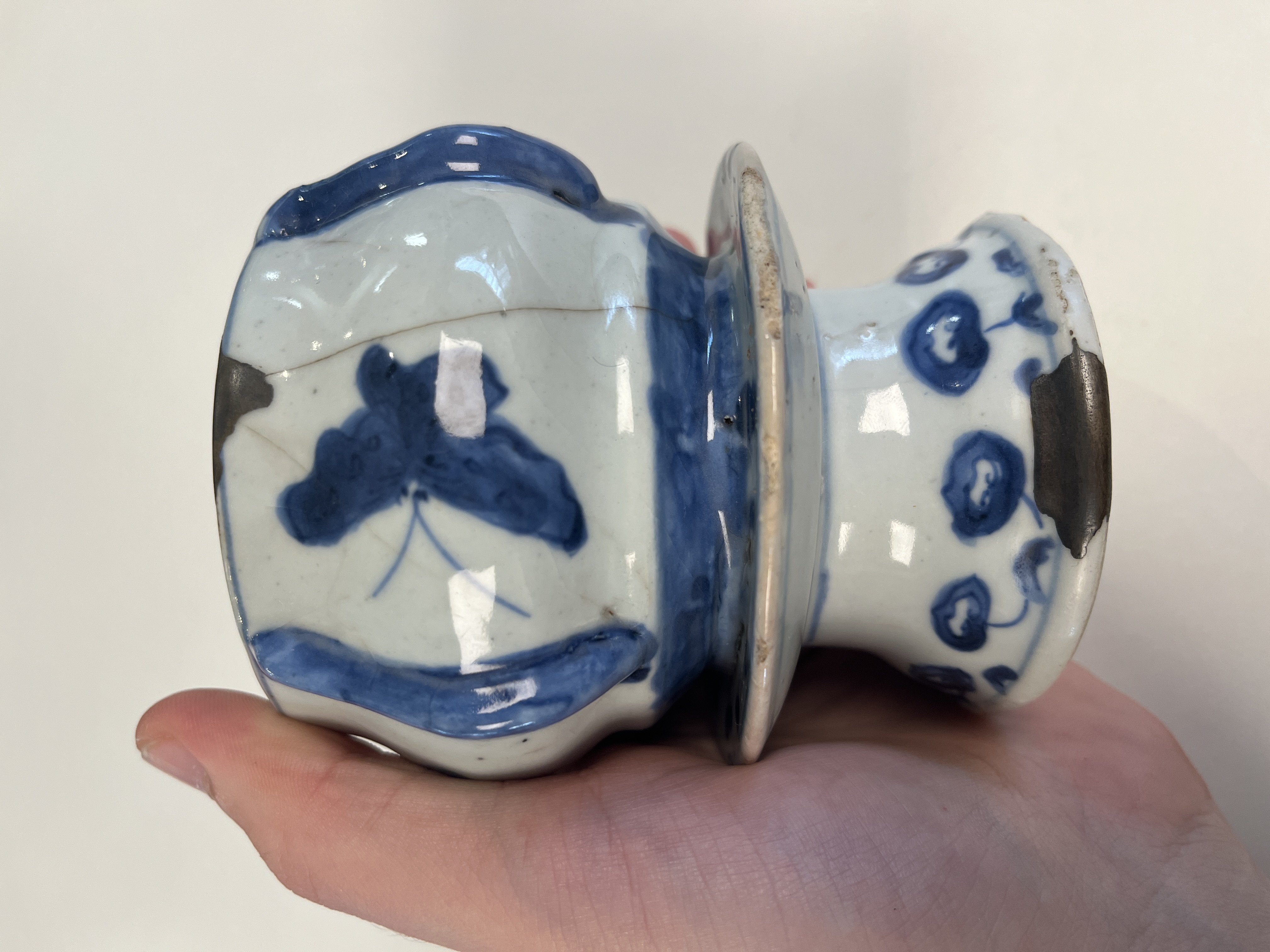A Chinese blue and white ko-sometsuke incense burner — photo 5