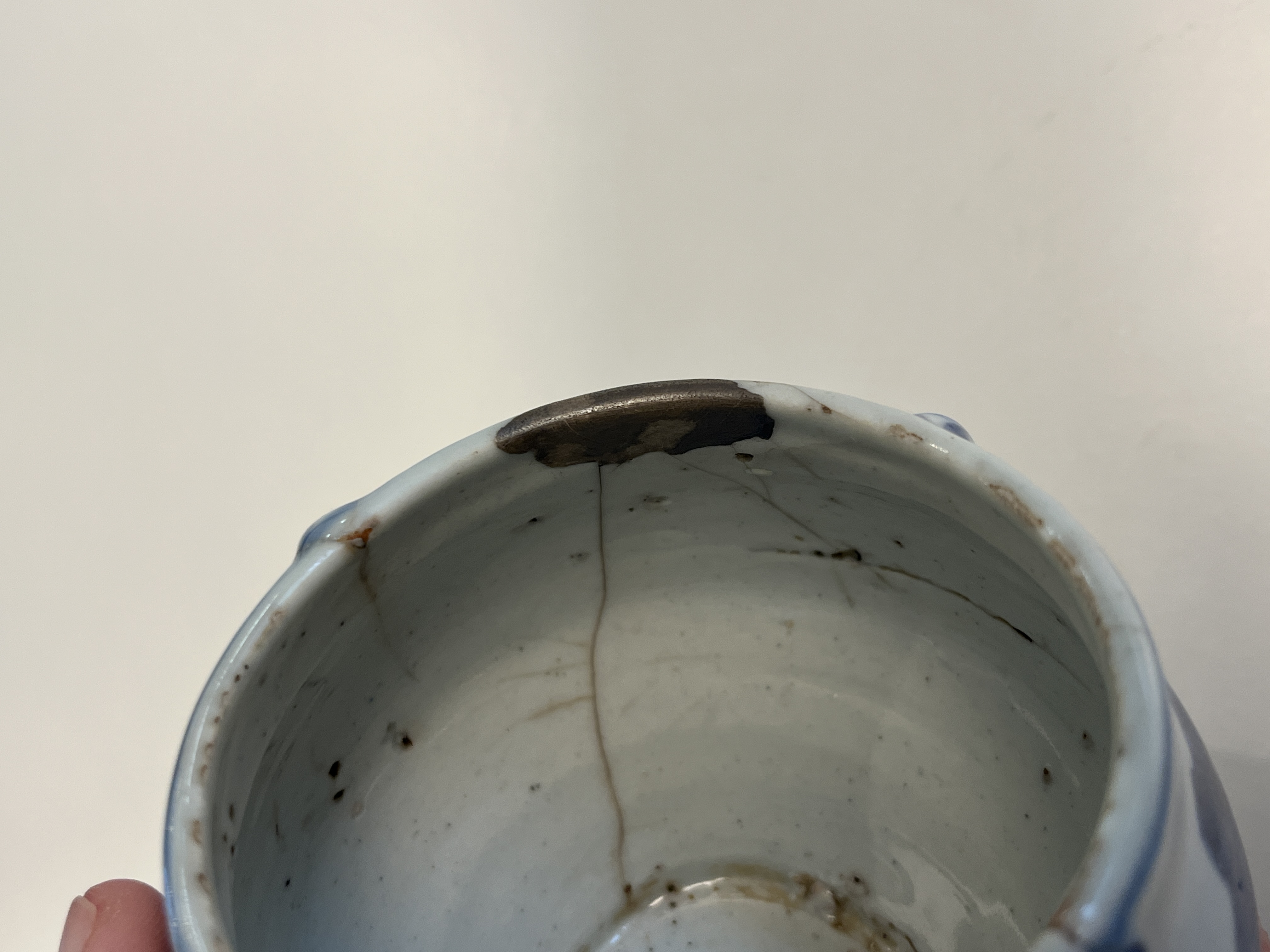 A Chinese blue and white ko-sometsuke incense burner — photo 8
