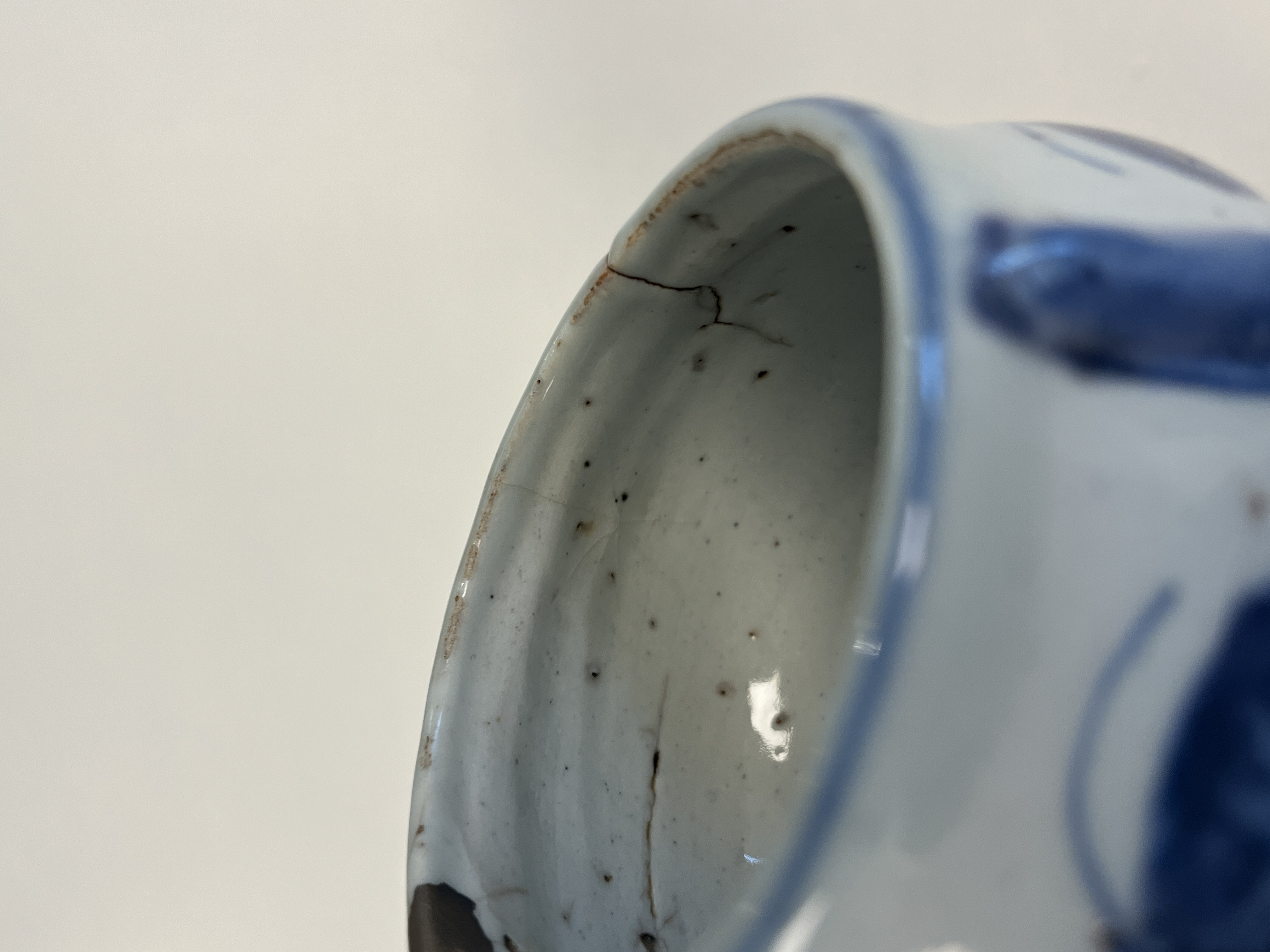 A Chinese blue and white ko-sometsuke incense burner — photo 9