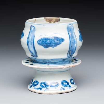 A Chinese blue and white ko-sometsuke incense burner, late Ming