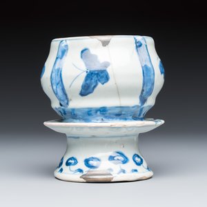 A Chinese blue and white ko-sometsuke incense burner — photo 4