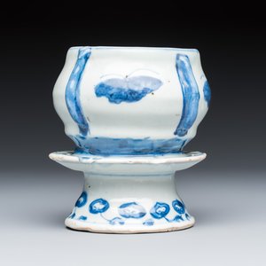 A Chinese blue and white ko-sometsuke incense burner — photo 5