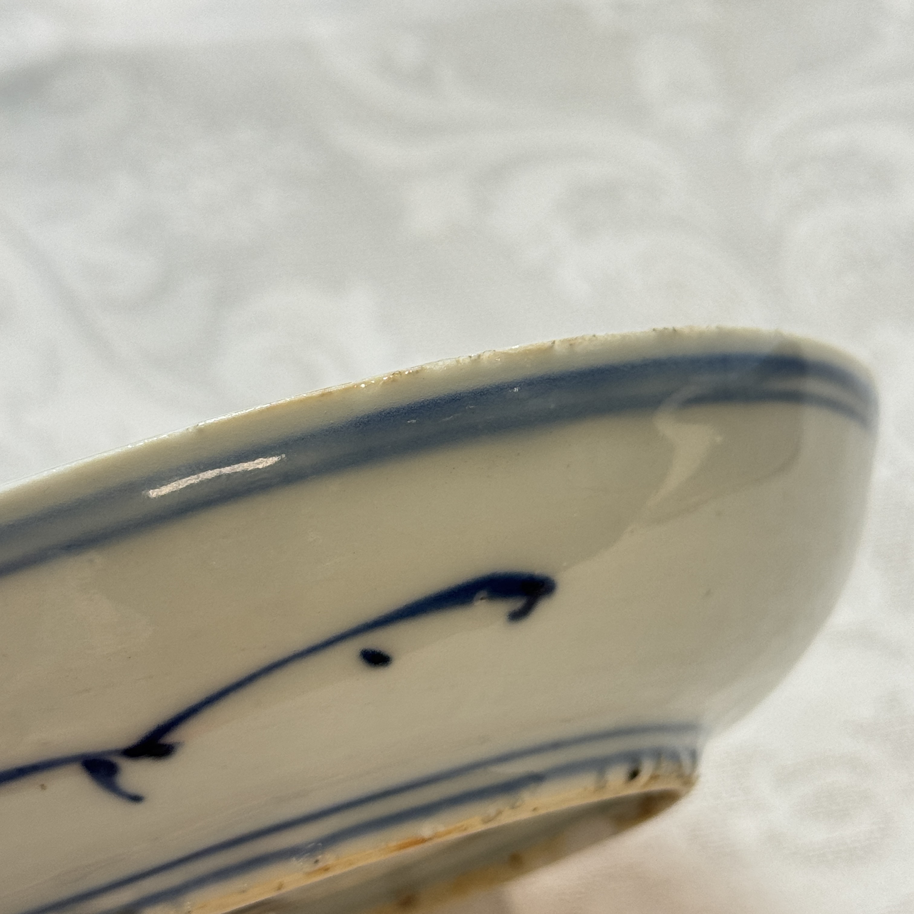 A Chinese blue and white ko-sometsuke 'Poem' saucer dish — photo 24