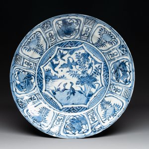 A Chinese blue and white 'kraak' dish and a plate, Wanli — photo 2