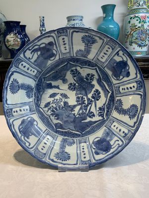 A Chinese blue and white 'Kraak' dish and a plate with deer and birds, Wanli — photo 2