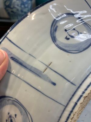 A Chinese blue and white 'kraak' dish and a plate with deer and birds, Wanli — photo 11
