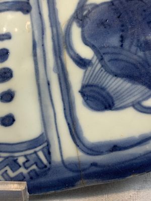 A Chinese blue and white 'kraak' dish and a plate with deer and birds, Wanli — photo 6