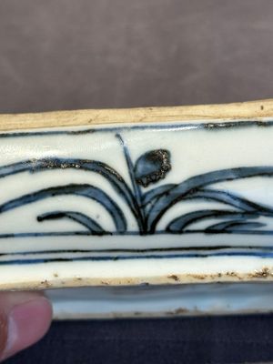 A Chinese blue and white 'kraak' porcelain betel box and cover with a bird on a rock, Wanli — photo 16