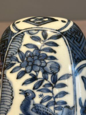 A Chinese blue and white 'kraak' porcelain betel box and cover with a bird on a rock, Wanli — photo 6