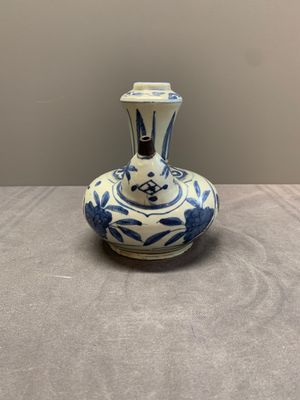 A Chinese blue and white 'kraak' porcelain 'bird' kendi, Wanli — photo 2