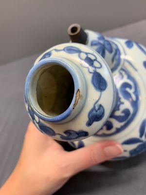 A Chinese blue and white 'kraak' porcelain 'bird' kendi, Wanli — photo 5