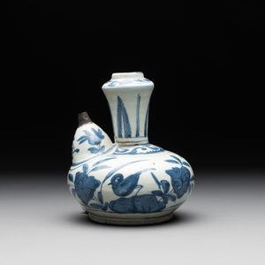A Chinese blue and white 'kraak' porcelain 'bird' kendi, Wanli — photo 2