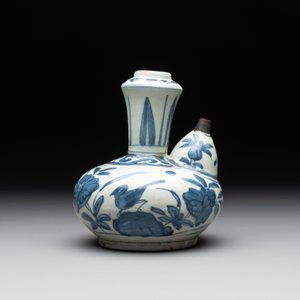 A Chinese blue and white 'kraak' porcelain 'bird' kendi, Wanli — photo 4