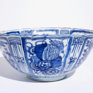 A Chinese blue and white kraak porcelain bowl with a tiger, Ming, Wanli — 照片 2