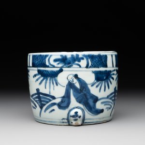 A Chinese blue and white 'kraak' porcelain censer with figures in a landscape, Wanli — photo 2