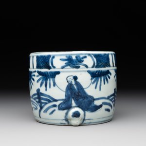 A Chinese blue and white 'kraak' porcelain censer with figures in a landscape, Wanli — photo 3