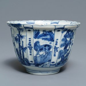 A Chinese blue and white kraak porcelain 'crow' cup, Wanli — photo 1