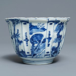 A Chinese blue and white kraak porcelain 'crow' cup, Wanli — photo 4