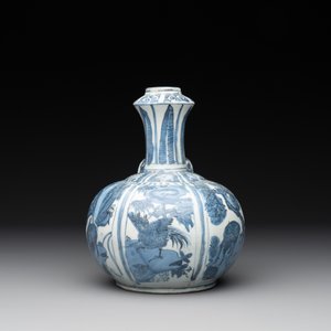 A Chinese blue and white 'kraak' porcelain 'deer and rooster' kendi, Wanli — photo 4