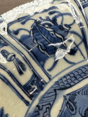 A Chinese blue and white kraak porcelain dish with birds among blossoming branches, Wanli — photo 6