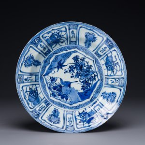 A Chinese blue and white kraak porcelain dish with birds among blossoming branches, Wanli — photo 1
