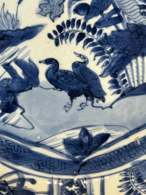 A Chinese blue and white kraak porcelain dish with geese near the water, Wanli — 照片 2