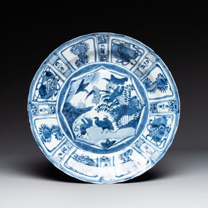 A Chinese blue and white kraak porcelain dish with geese near the water, Wanli — 照片 1
