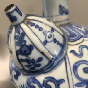 A Chinese blue and white kraak porcelain kendi, Ming, Wanli — photo 7