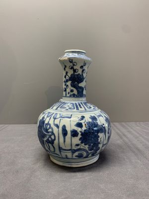 A Chinese blue and white 'kraak' porcelain kendi, Wanli — photo 4