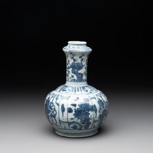 A Chinese blue and white 'kraak' porcelain kendi, Wanli — photo 3