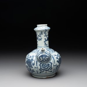 A Chinese blue and white 'kraak' porcelain kendi, Wanli — photo 5